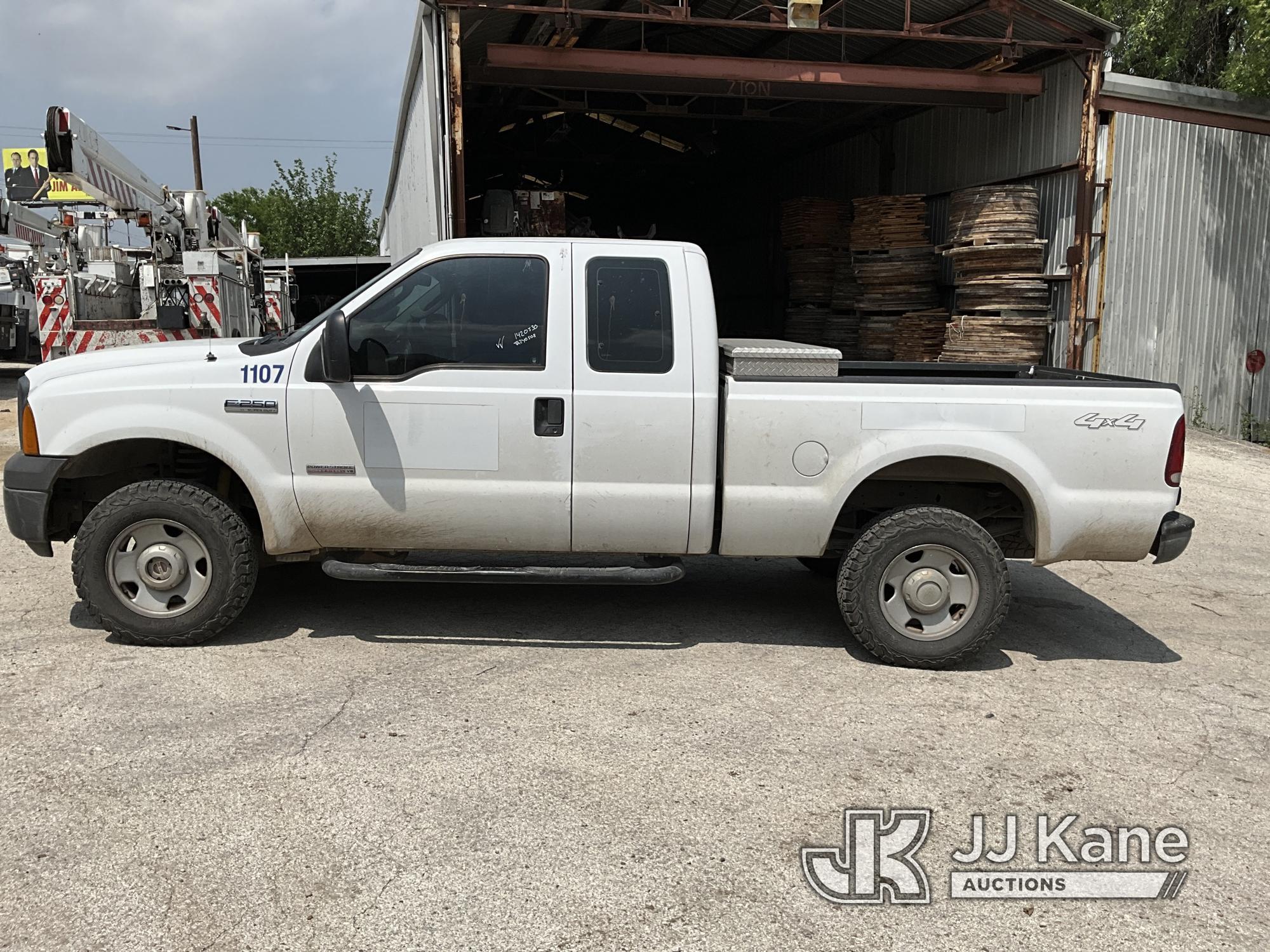 (San Antonio, TX) 2006 Ford F250 4x4 Extended-Cab Pickup Truck Runs & Moves) (Jump To Start