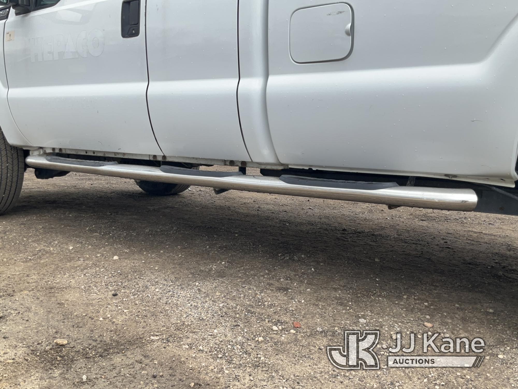 (South Beloit, IL) 2015 Ford F250 4x4 Extended-Cab Pickup Truck Runs & Moves) (Rough Idle, Check Eng