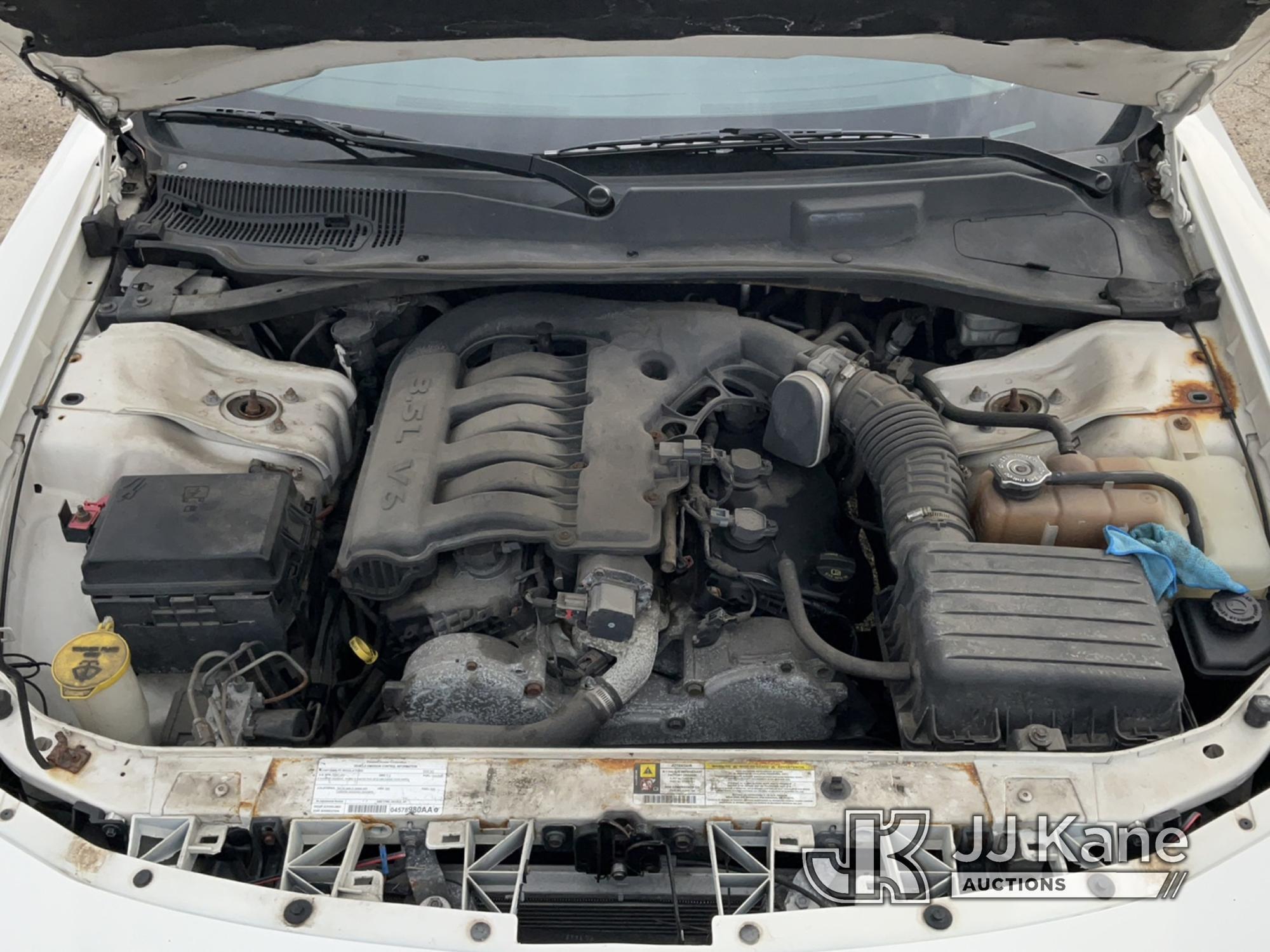 (South Beloit, IL) 2008 Dodge Charger 4-Door Sedan Runs & Moves) (Check Engine Light On, Idling Issu