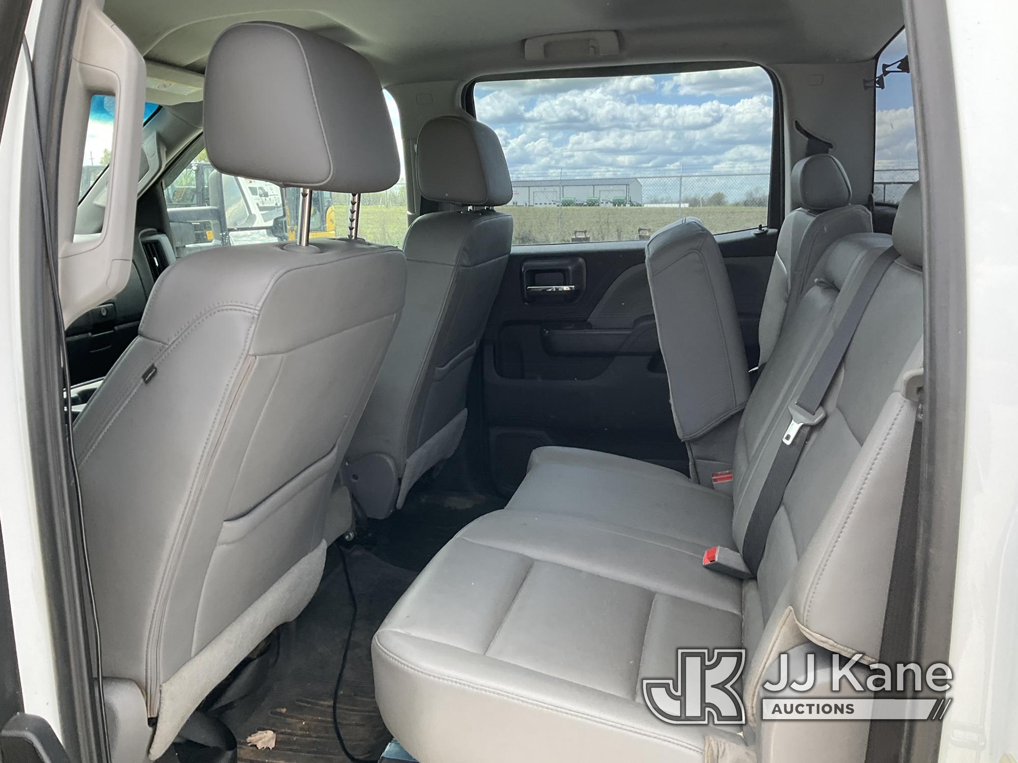 (Hawk Point, MO) 2019 Chevrolet Silverado 2500HD 4x4 Crew-Cab Pickup Truck Runs & Moves
