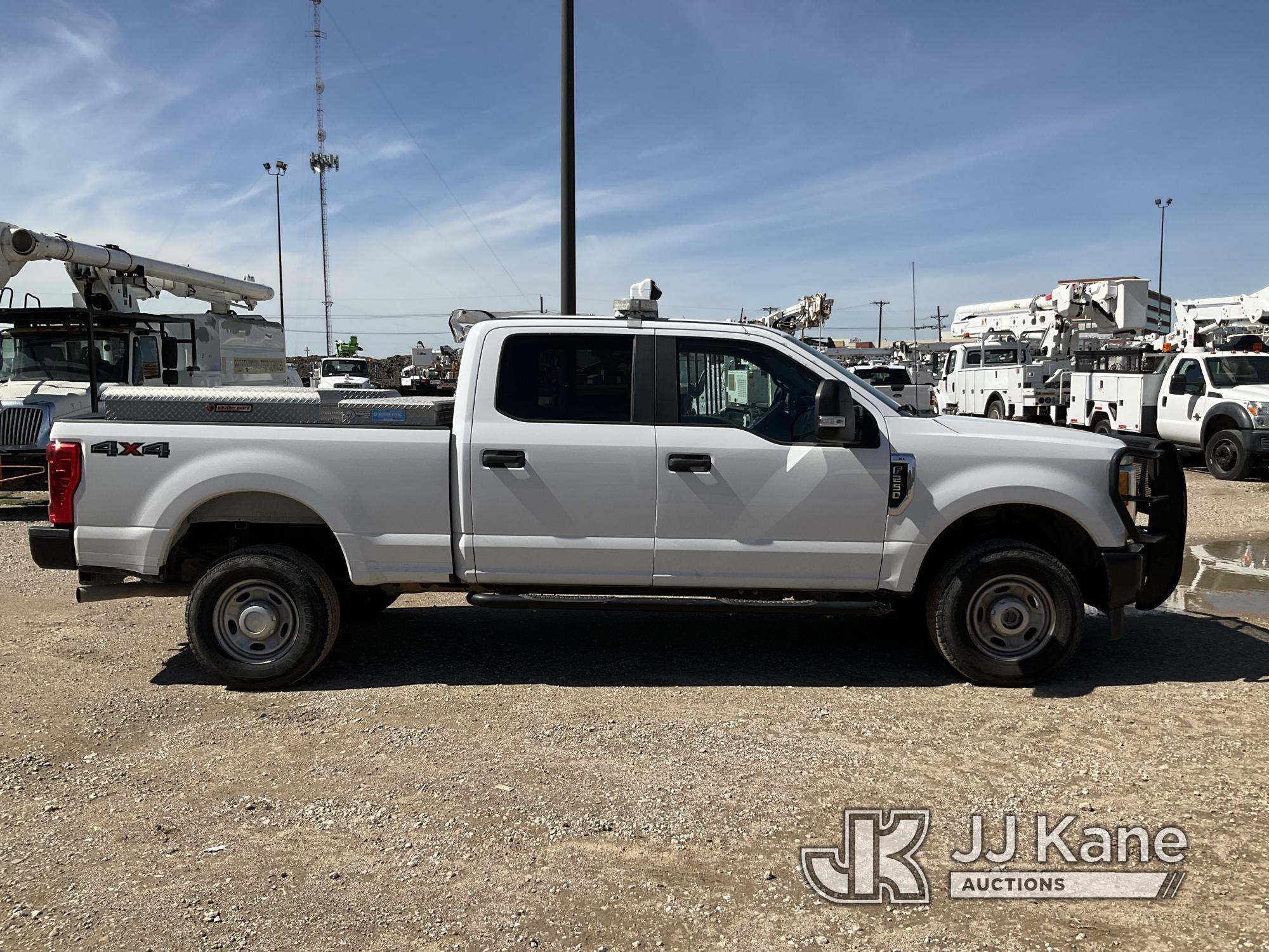 (Waxahachie, TX) 2017 Ford F250 4x4 Crew-Cab Pickup Truck Runs & Moves,
