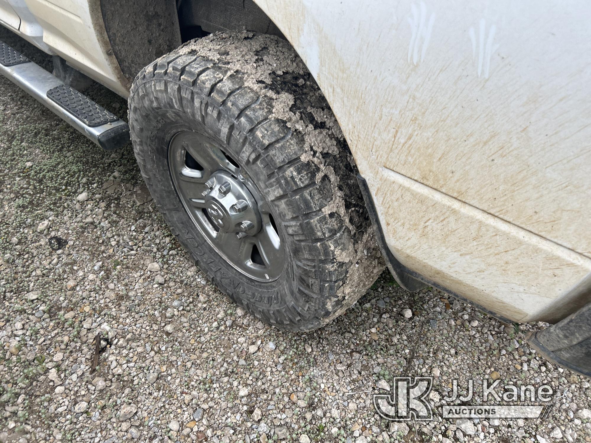 (Waxahachie, TX) 2019 RAM 2500 4x4 Crew-Cab Pickup Truck Runs & Moves Rough) (Wrecked, Airbags Deplo