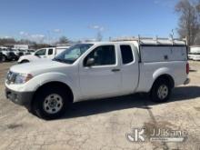 2015 Nissan Frontier Extended-Cab Pickup Truck Runs & Moves) (Body Damage, Paint Damage