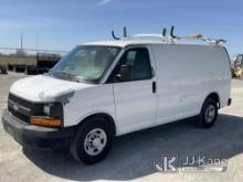 (Hawk Point, MO) 2010 Chevrolet Express G2500 Cargo Van Runs & Moves) (Paint damage)