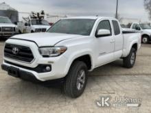 2017 Toyota Tacoma 4x4 Extended-Cab Pickup Truck Runs & Moves) (Jump to Start