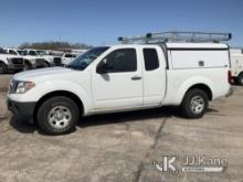 2016 Nissan Frontier Extended-Cab Pickup Truck Runs & Moves) (Paint Damage