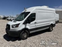 2017 Ford Transit-250 4x4 Cargo Van Runs & Moves) (TPMS light on,
