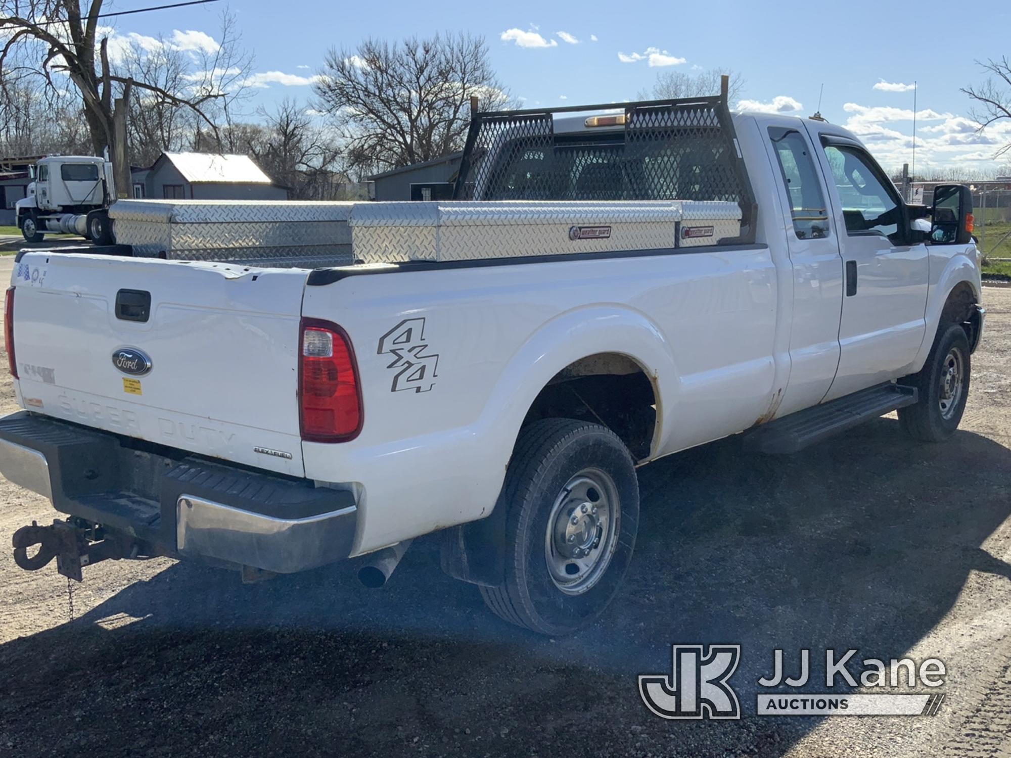 (South Beloit, IL) 2013 Ford F250 4x4 Extended-Cab Pickup Truck Runs & Moves) (Body Damage, Rust Dam