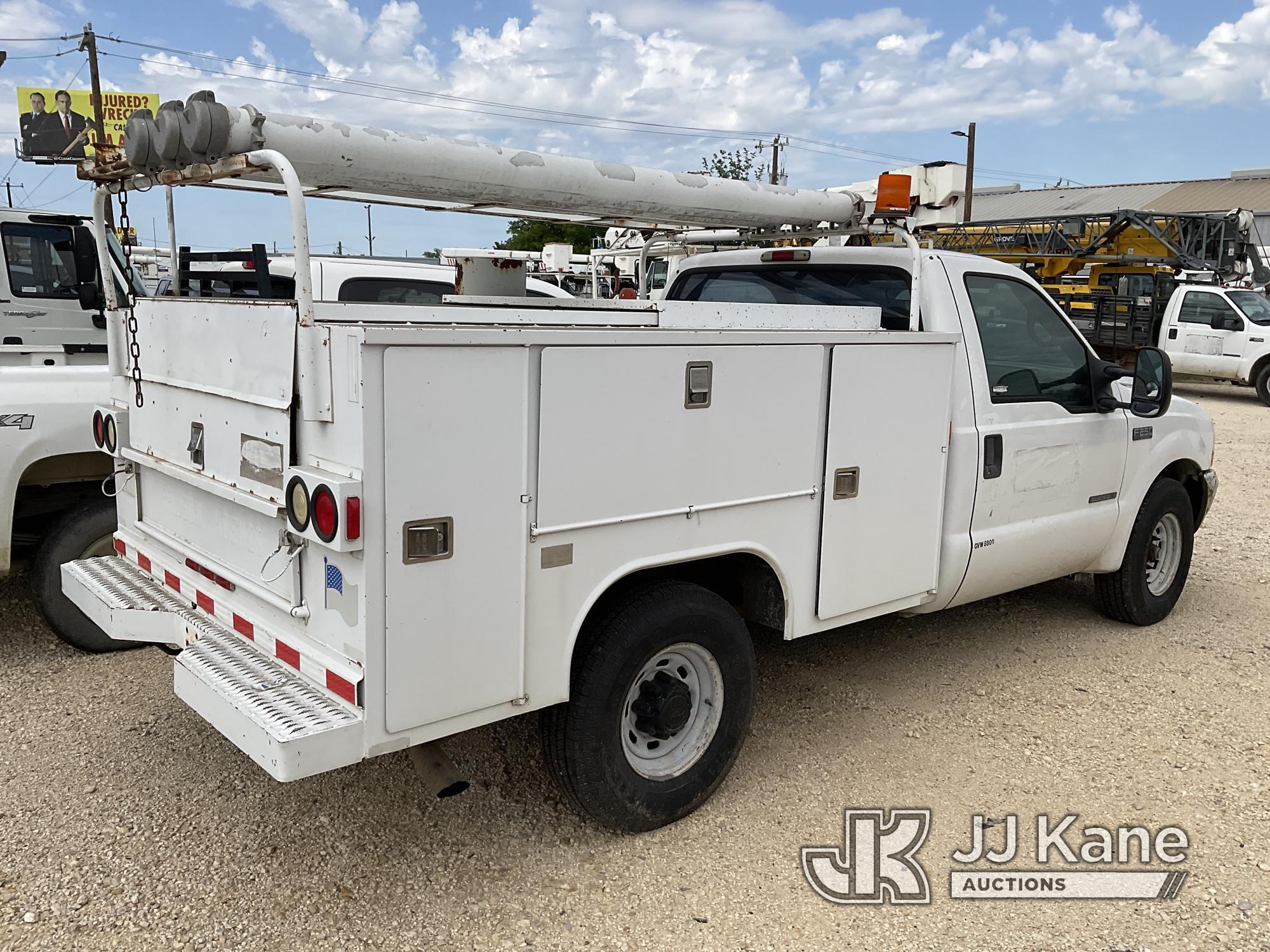 (San Antonio, TX) 2002 Ford F250 Service Truck Runs & Does Not Move) (Battery Dead and Unit Cuts Off