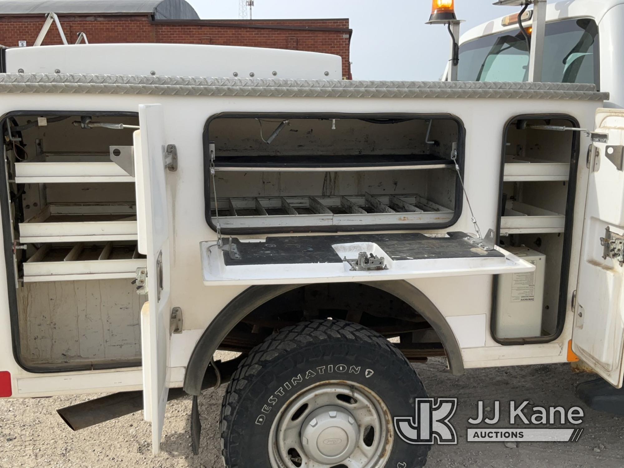 (Des Moines, IA) 2012 Ford F350 4x4 Extended-Cab Service Truck Runs & Moves) (Slight Rough Idle. Inv