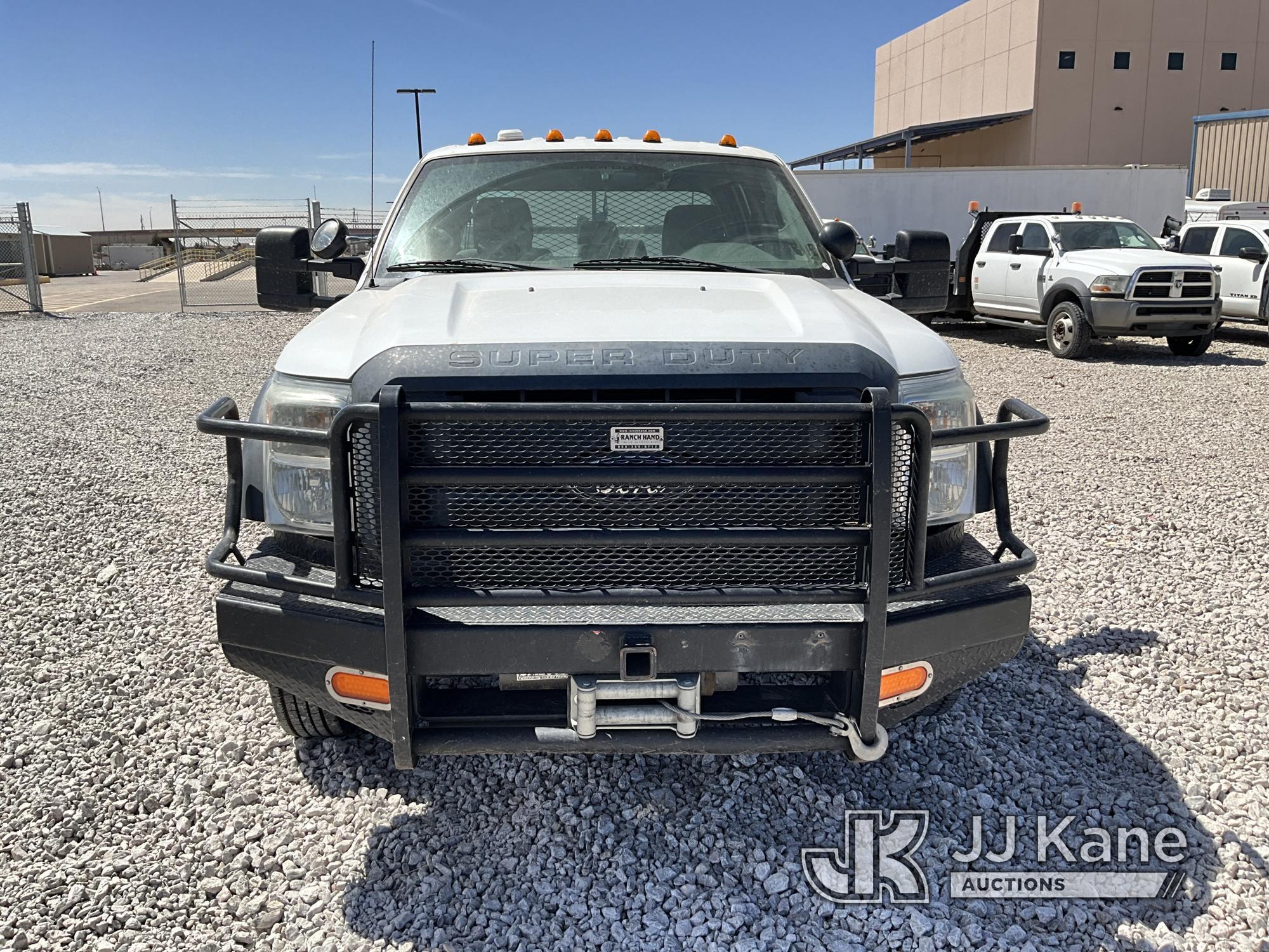 (El Paso, TX) 2014 Ford F550 4x4 Crew-Cab Flatbed Truck Runs and Moves, Oil Change Notification On,