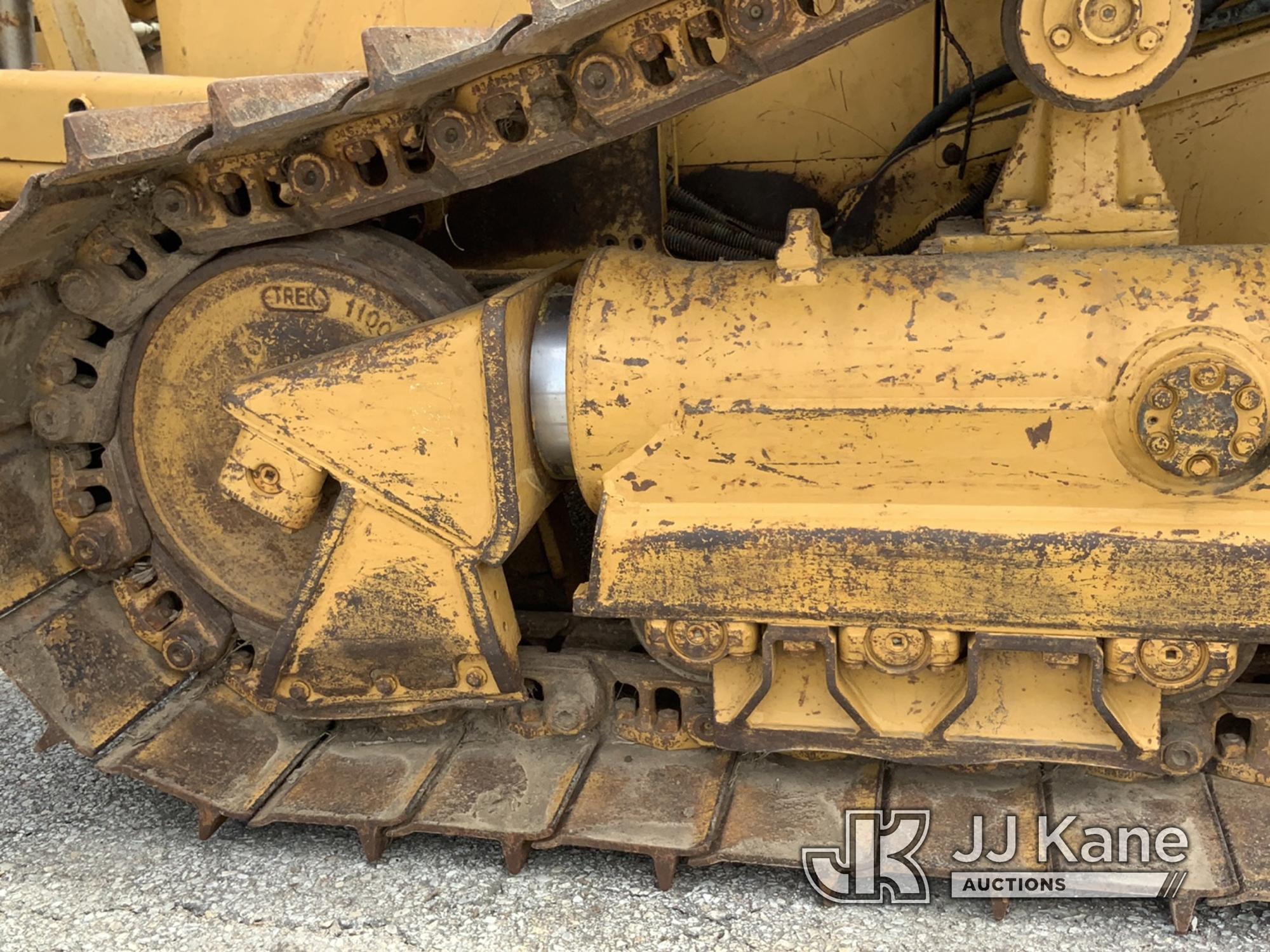 (Riverside, MO) 2005 Caterpillar D5NXL Crawler Tractor Runs and Operates. 10 ft. blade