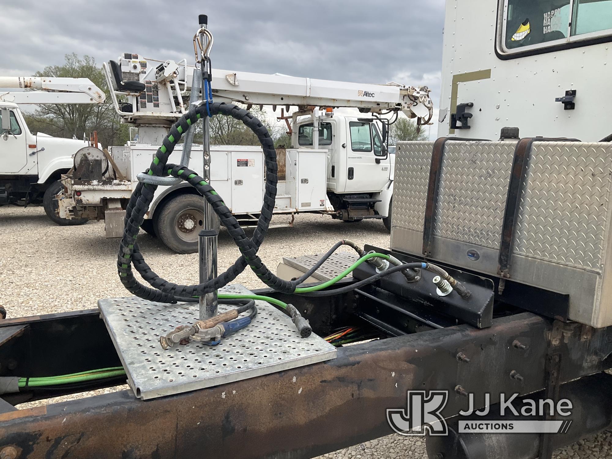 (Tipton, MO) 2007 International 5900i T/A Truck Tractor Runs and Moves) (Check Engine Light On