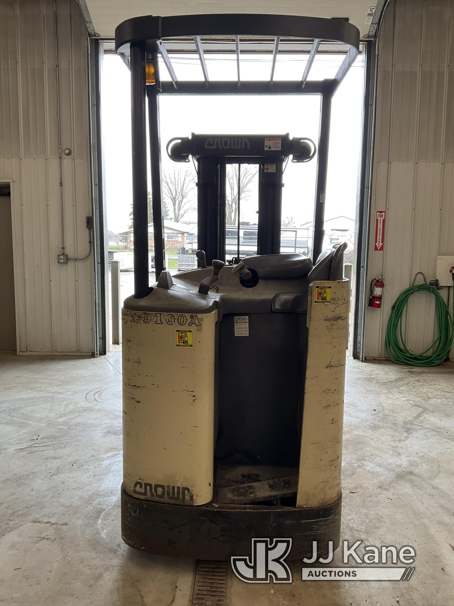 (South Beloit, IL) 1999 Crown RC3020-30 Solid Tired Forklift Runs, Moves, Operates