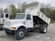 1990 International 4900 Dump Truck Runs, Moves & Operates) (Rust/Paint Damage.)