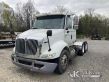 2005 International 8600 T/A Truck Tractor Runs and Moves) (Body/Bumper  Damage
