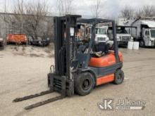 (Des Moines, IA) 1995 Toyota 426FGCU25 Solid Tired Forklift, Tank NOT Included Runs, Moves, Operates