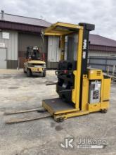 2005 Yale Stand-Up Narrow Aisle Forklift Order Picker Runs, Moves) (Does Not Lift, Machine Shuts Off