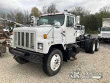 (Tipton, MO) 1999 International 2574 T/A Cab & Chassis Runs and Moves (Crack in Windshield)