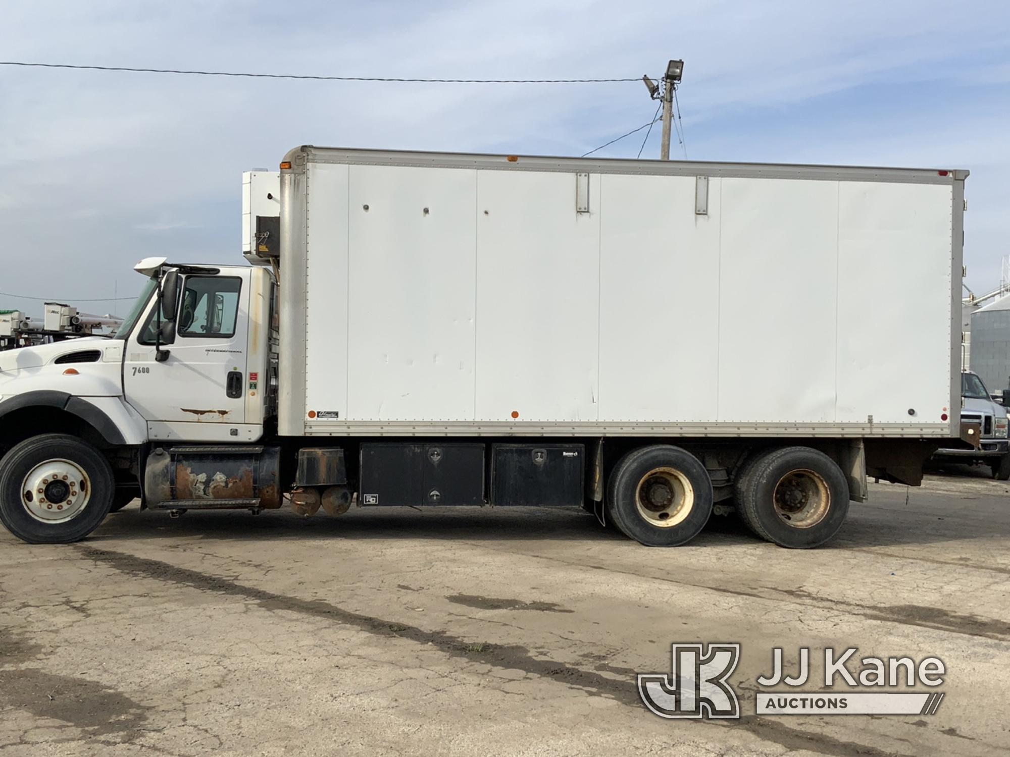 (South Beloit, IL) 2005 International 7600 T/A Van Body Truck, Stairs & Benches NOT Included Runs, M
