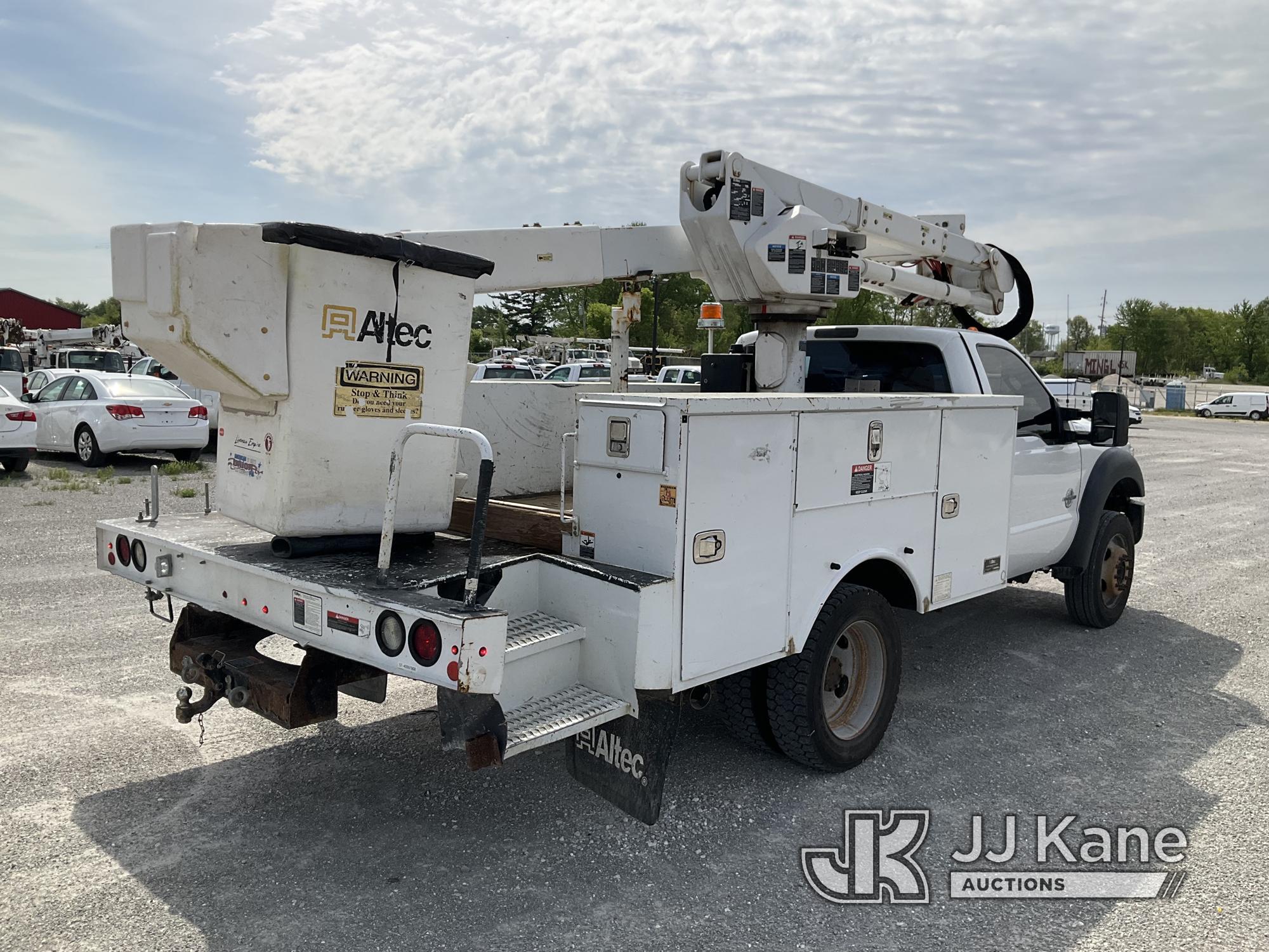 (Hawk Point, MO) Altec AT40G, Telescopic Insulated Bucket Truck mounted behind cab on 2016 Ford F550