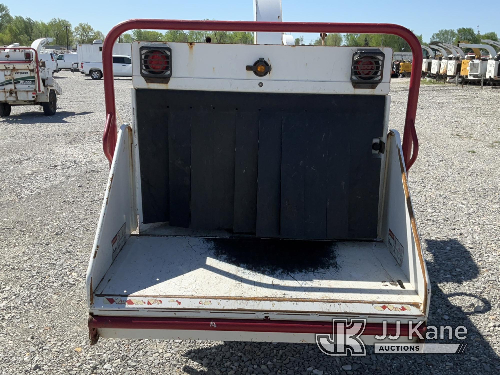 (Hawk Point, MO) 2015 Vermeer BC1000XL Chipper (12in Drum) No Title) (Runs & Operates) (Rust Damage)