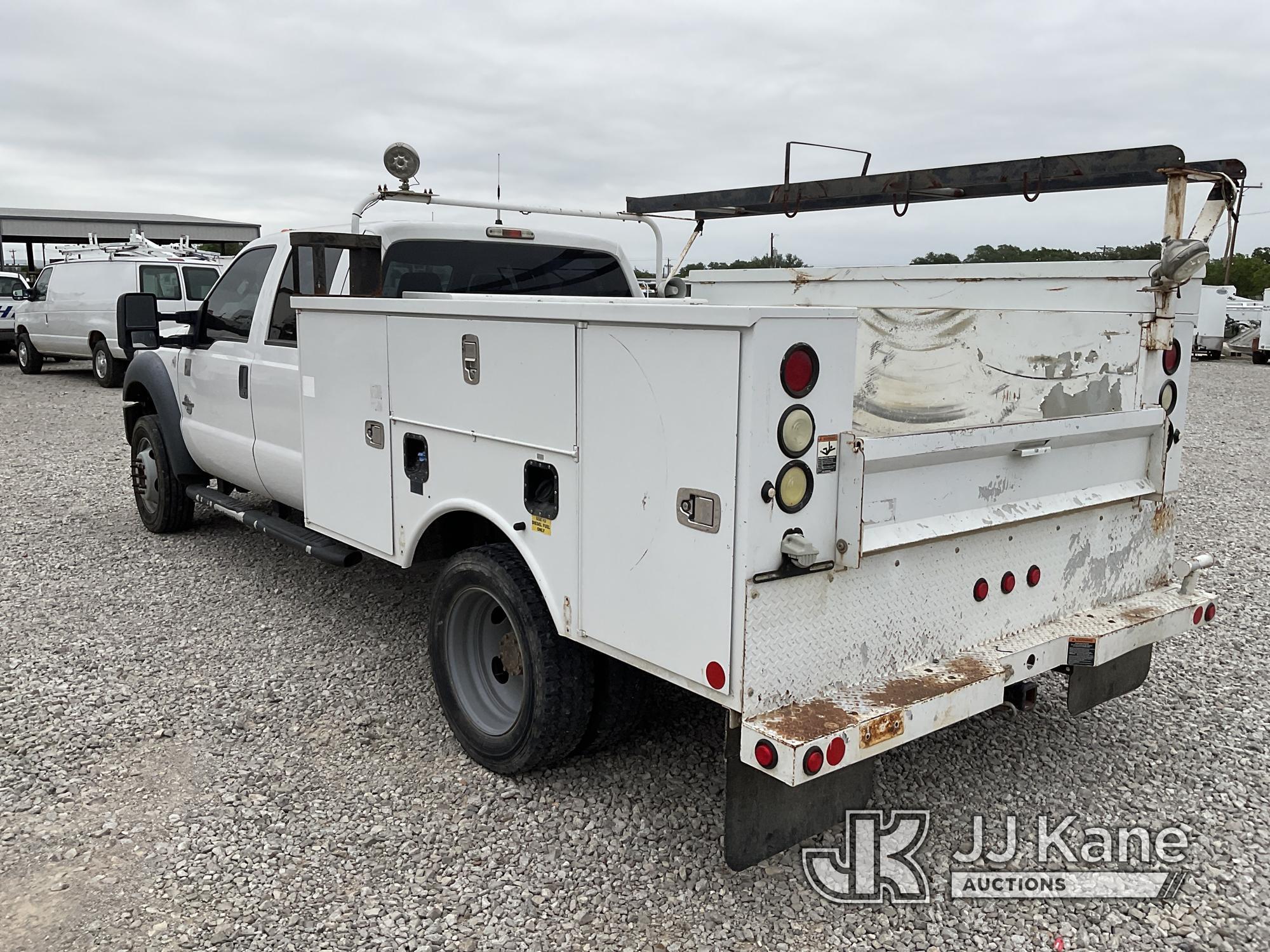 (Johnson City, TX) 2012 Ford F550 4x4 Crew-Cab Service Truck Runs & Moves) (Check Engine Light Is On