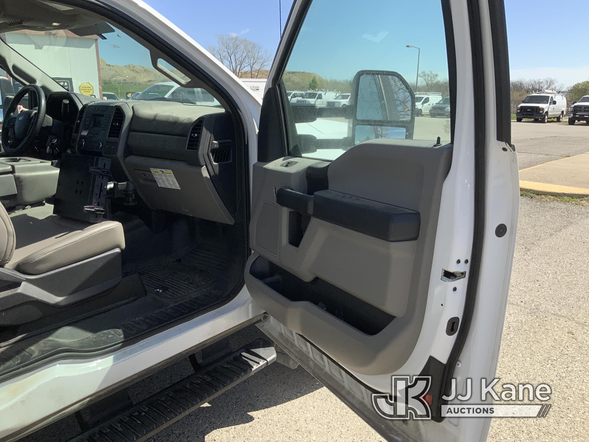 (Kansas City, MO) 2019 Ford F-550 Extended-Cab Mechanics Service Truck Runs & Moves) (Rust Damage, W