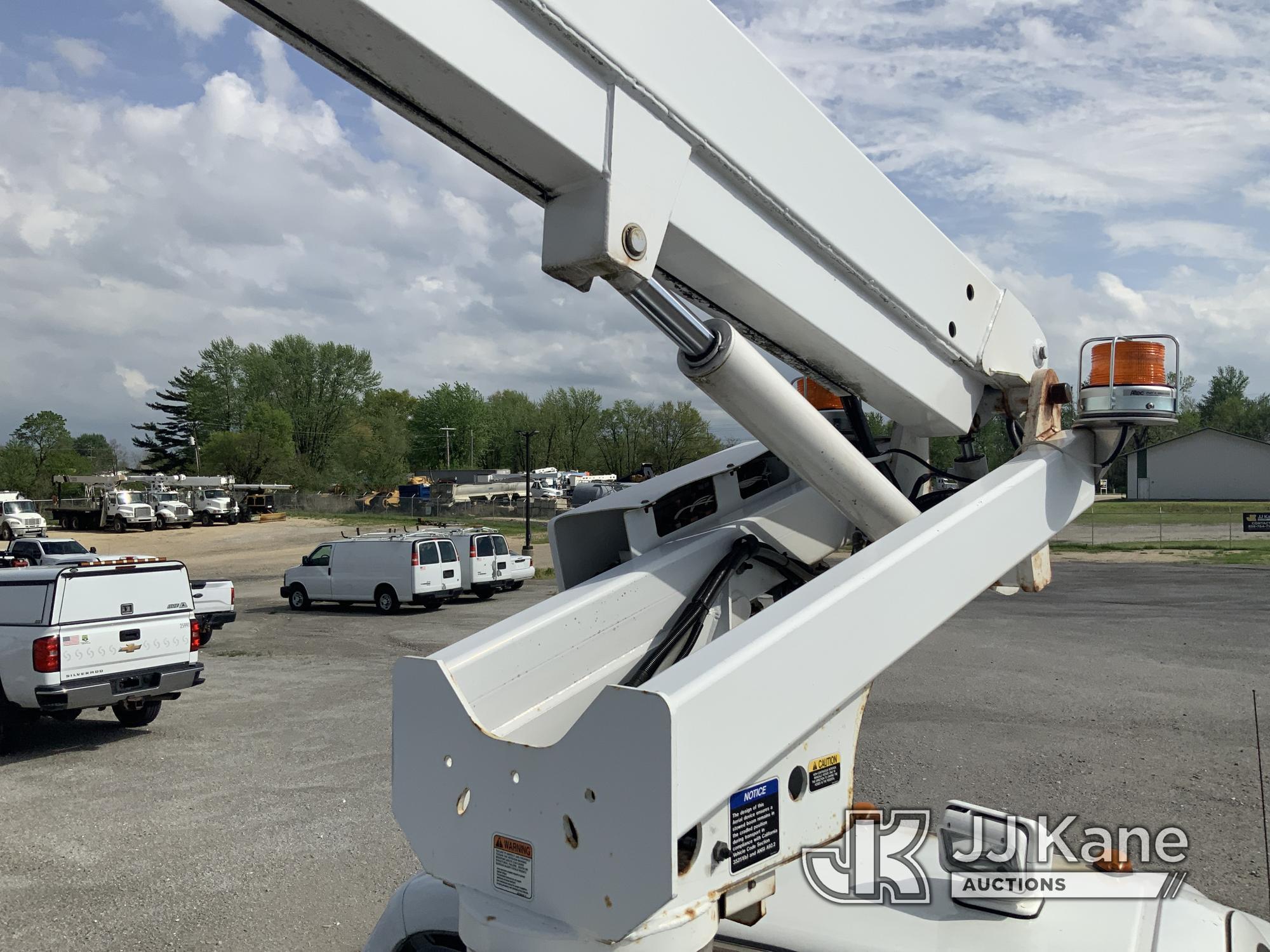 (Hawk Point, MO) Altec AT200A, Telescopic Non-Insulated Bucket Truck mounted behind cab on 2012 Ford