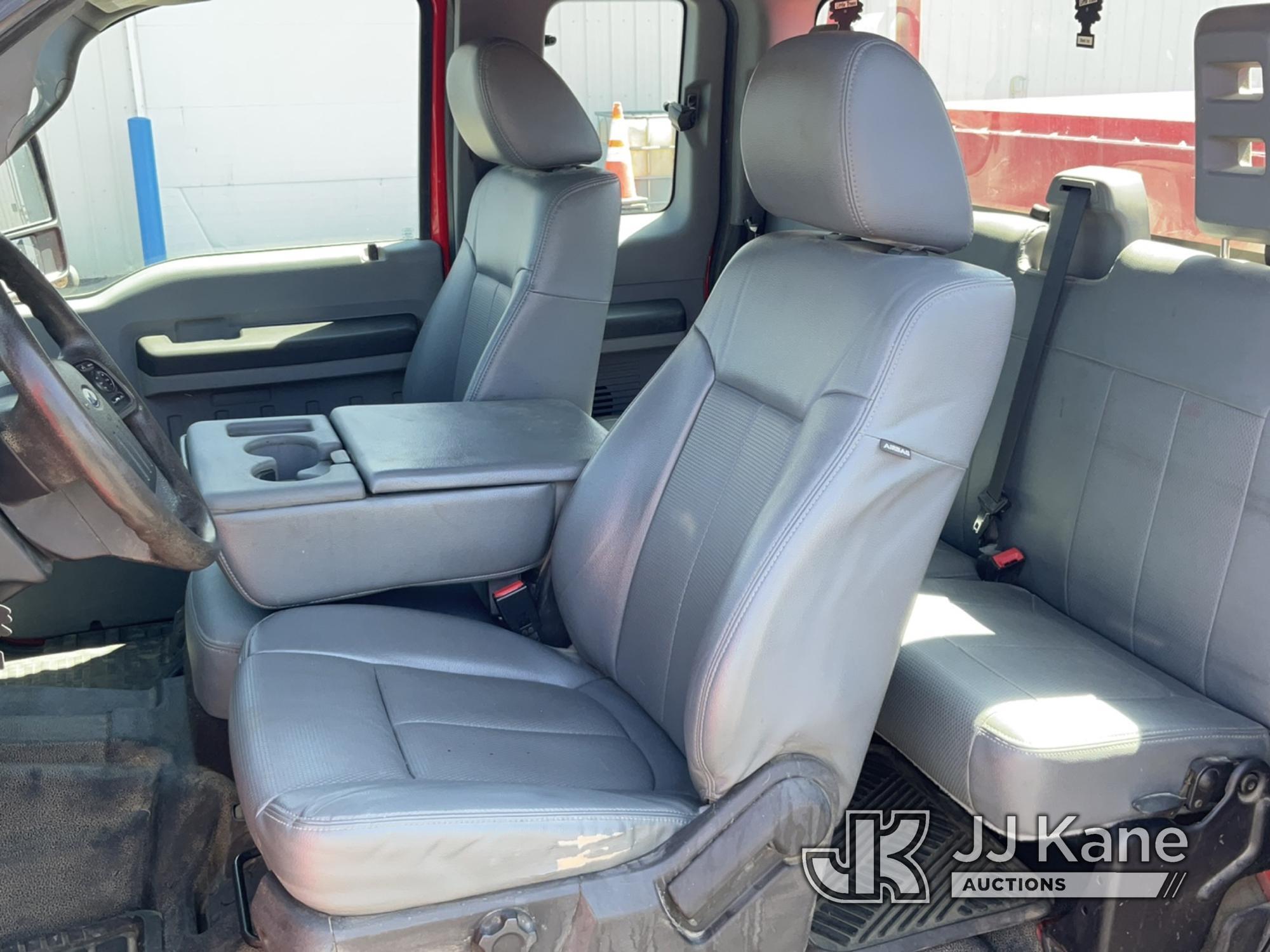 (Maple Lake, MN) 2016 Ford F350 Extended-Cab Service Truck Runs and Moves
