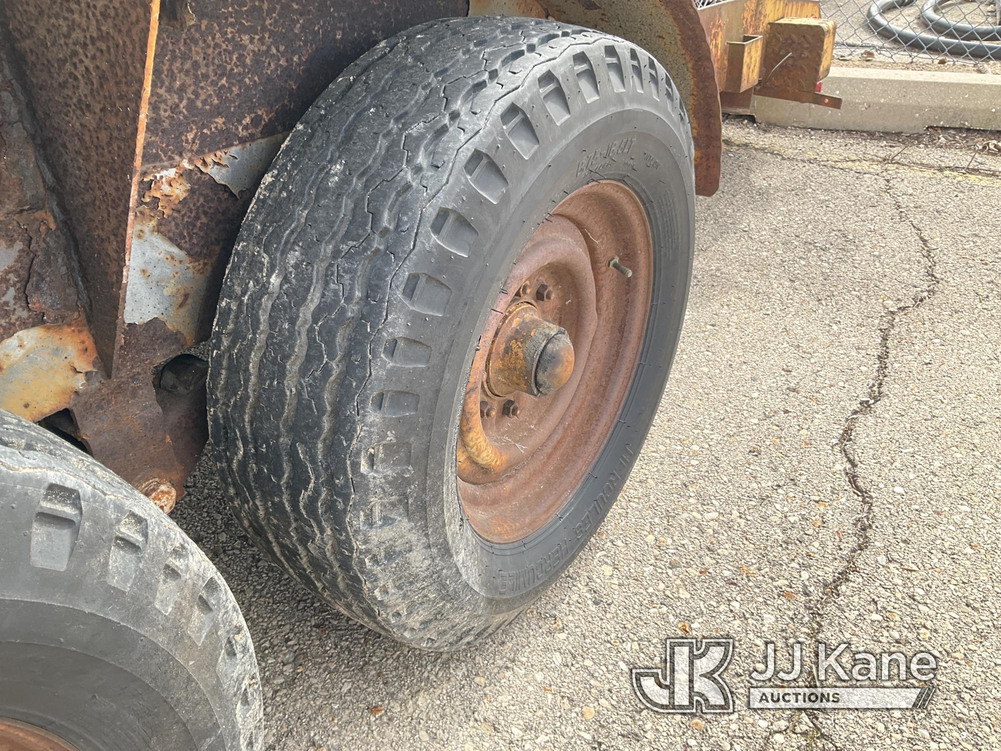(Sun Prairie, WI) 1984 Butler LT1014 Trailer Needs tire (weathered, old age)  Deck Is 6FT Wide And 1