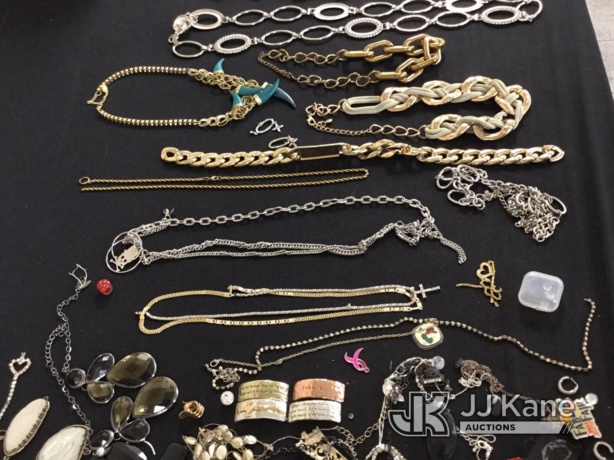 (Jurupa Valley, CA) Necklaces | possibly costume jewelry | authenticity unknown (Used) NOTE: This un
