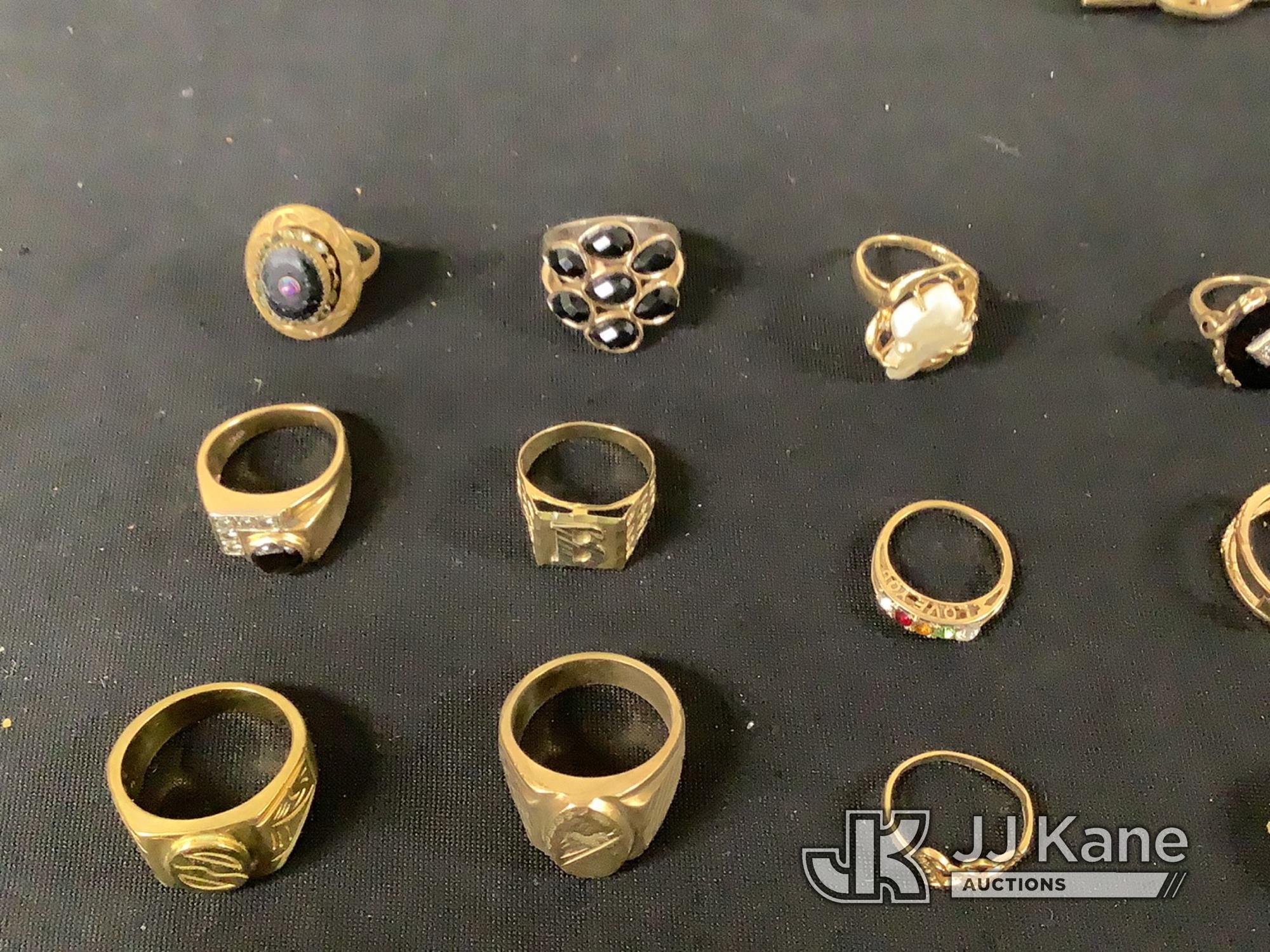 (Jurupa Valley, CA) Rings | possible costume jewelry | authenticity unknown (Used) NOTE: This unit i