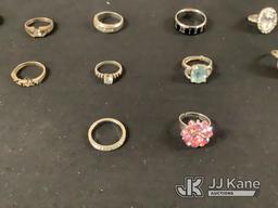(Jurupa Valley, CA) Rings | possibly costume jewelry | authenticity unknown (Used ) NOTE: This unit
