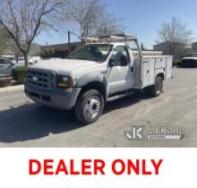 2006 Ford 550 Dump Truck Runs & Moves, Front Passenger Damage, Dump Bed Does Not Operate