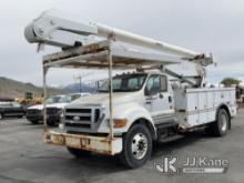 Altec AA755L, Articulating & Telescopic Material Handling Bucket Truck rear mounted on 2007 FORD F75