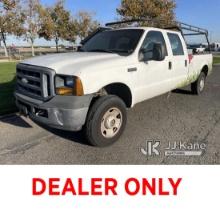 2007 Ford F250 4x4 Crew-Cab Pickup Truck Runs & Moves, Bald Front Driver Tire, Broken Tailgate, Pain