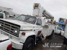 Altec D990-47, mounted behind cab on 1983 GMC 7000 Utility Truck Runs & Moves. Leaks hydraulic Oil F