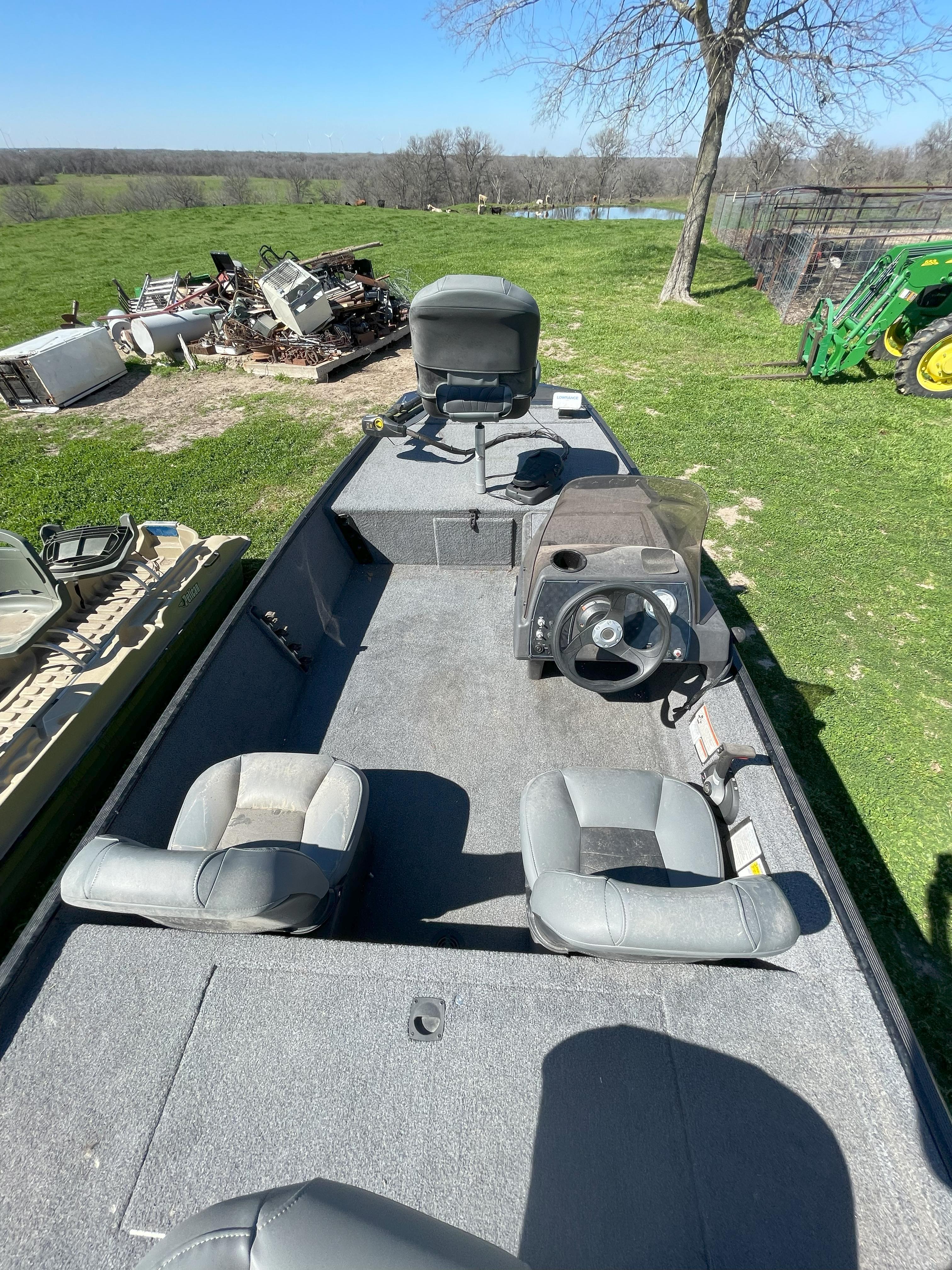 LOCATION WORTHAM, TX: 2019 Tracker Classic XL Aluminum Hull Bass Boat, 16' 8" Length, 6' 5" Beam, 78