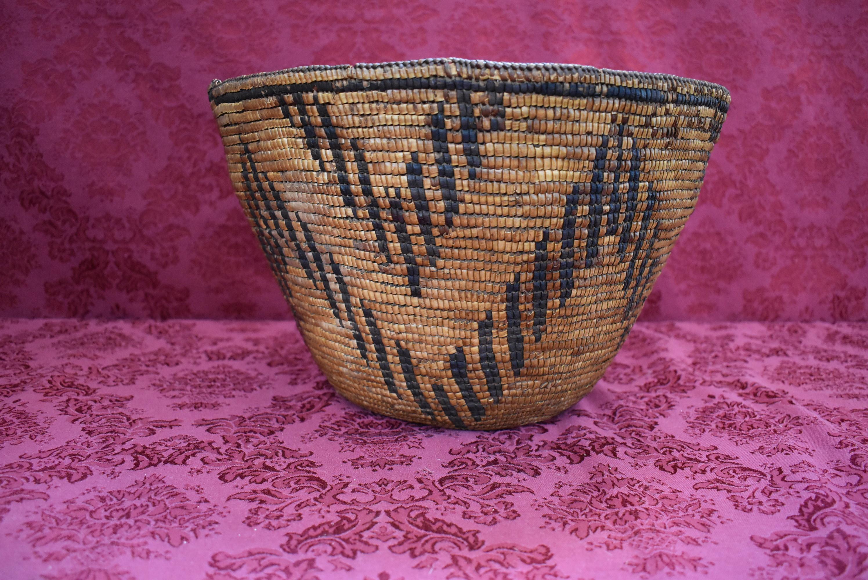 EXTREME EARLY ORIGINAL NATIVE AMERICAN BASKET!