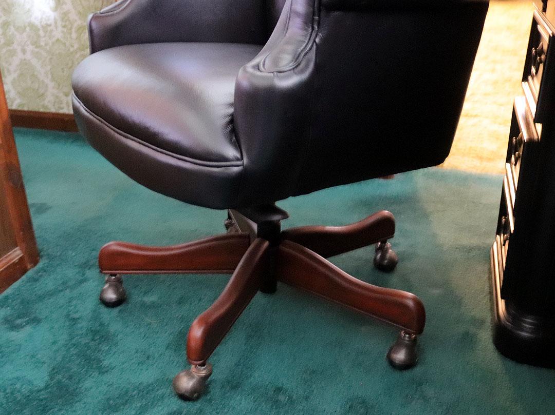 Hekman Office  Desk w/ Black Leather Office Chair