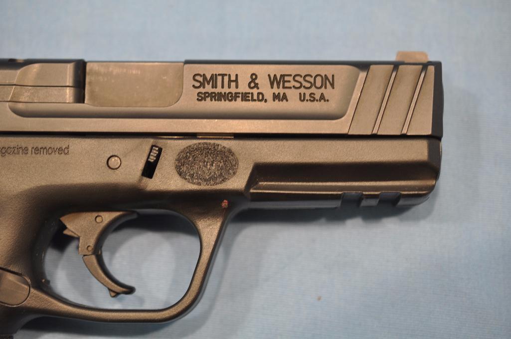 Smith & Wesson SD40 .40 cal Semi Automatic Pistol