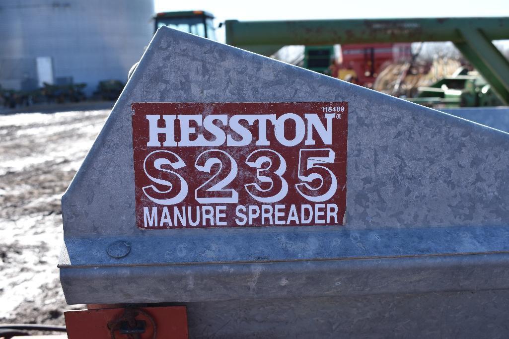 Hesston S235 manure spreader