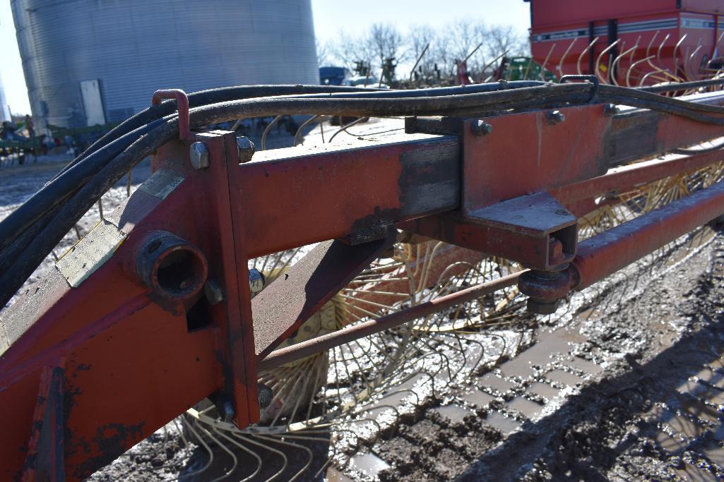 Hesston 3983 12-wheel hay rake