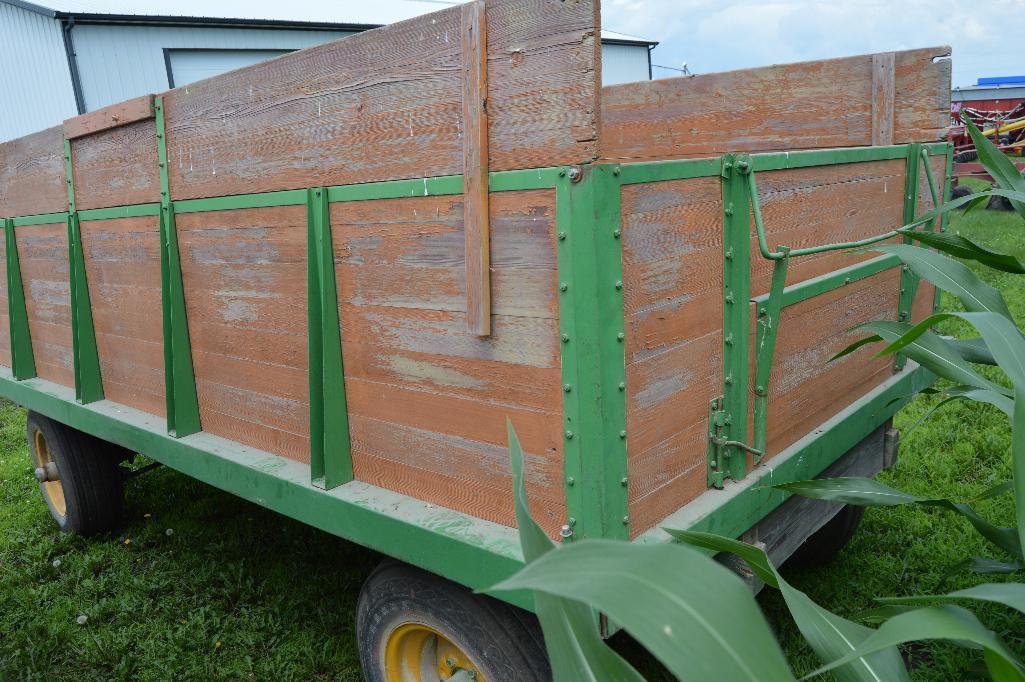 Wooden 11' barge box w/ John Deere 963 gear