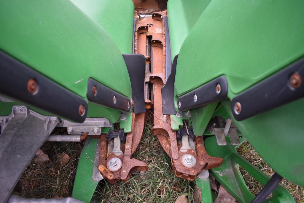 2014 John Deere 612C 12 row 30" StalkMaster chopping corn head
