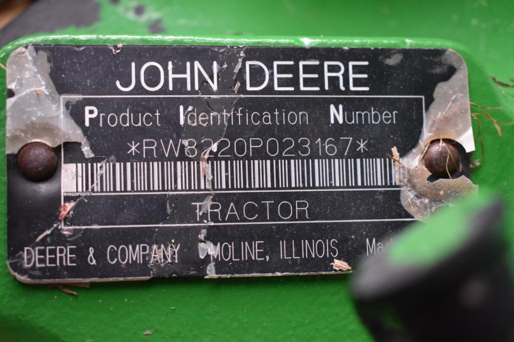 2004 John Deere 8220 MFWD tractor
