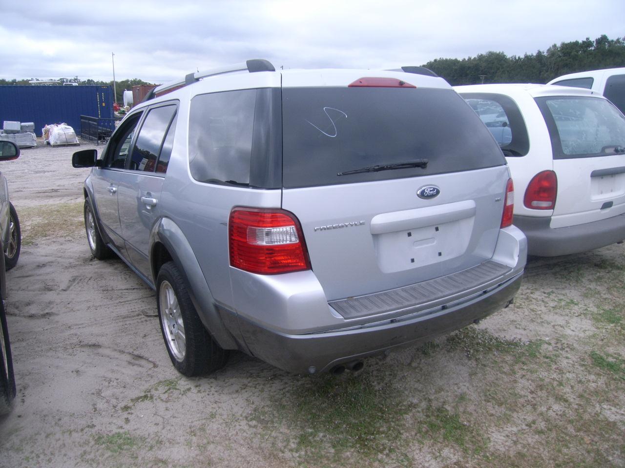 2-05129 (Cars-Van 4D)  Seller:Private/Dealer 2005 FORD FREESTYLE