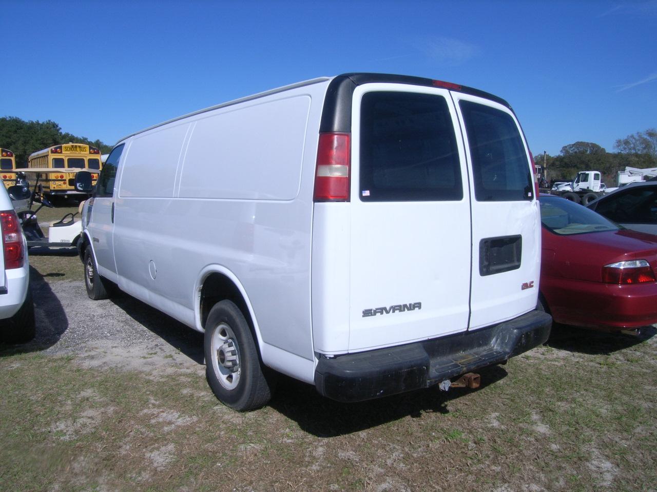 2-07127 (Cars-Van 3D)  Seller:Private/Dealer 2004 GMC SAVANA