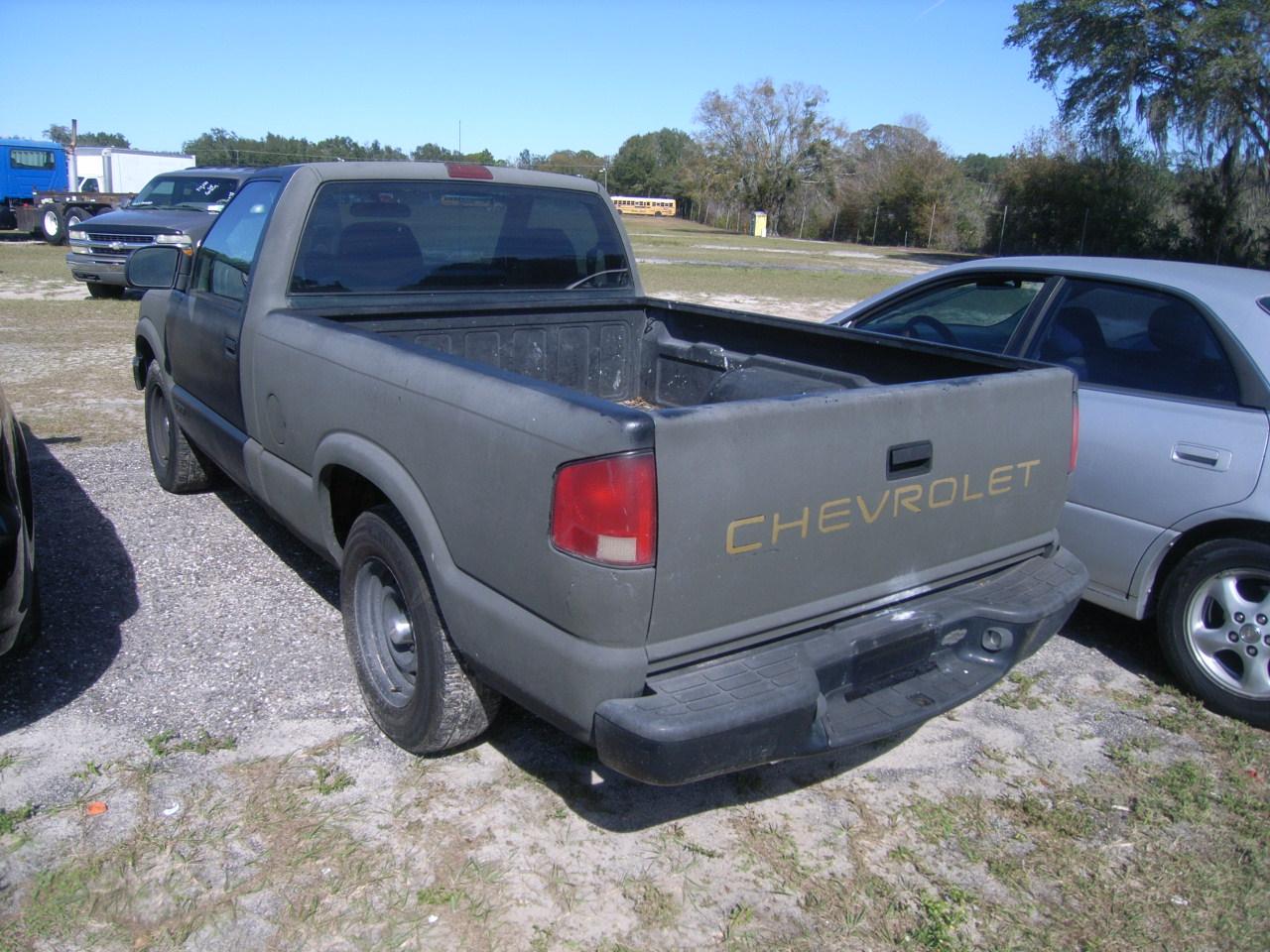 3-07113 (Trucks-Pickup 2D)  Seller:Private/Dealer 2002 CHEV S10